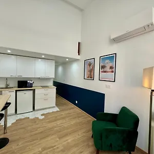 suite-elias-villeurbanne.hotels-rhonealpes.com/
